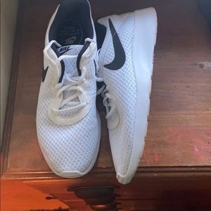 Brand new nike shoes